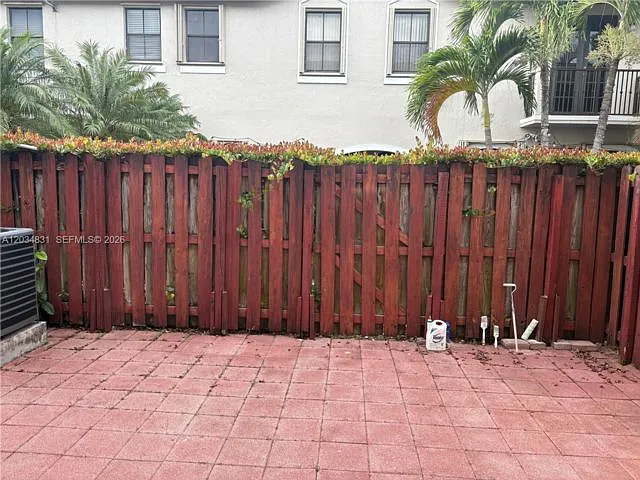 10383 NW 30th Ter — Photo 10