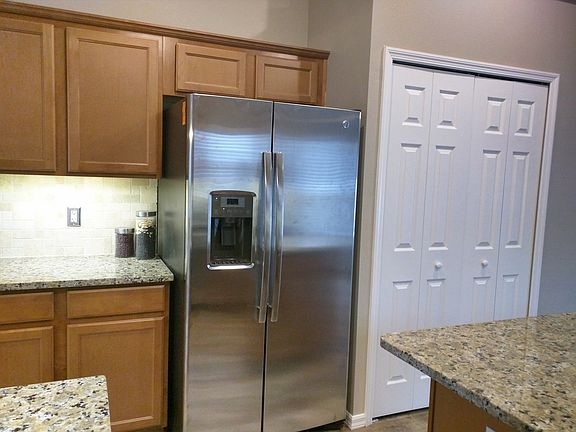 3rd image of 2101 Briarcliff Cir