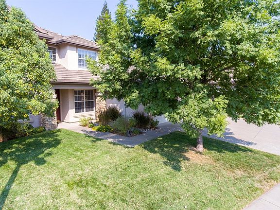 2nd image of 1131 Brookline Cir