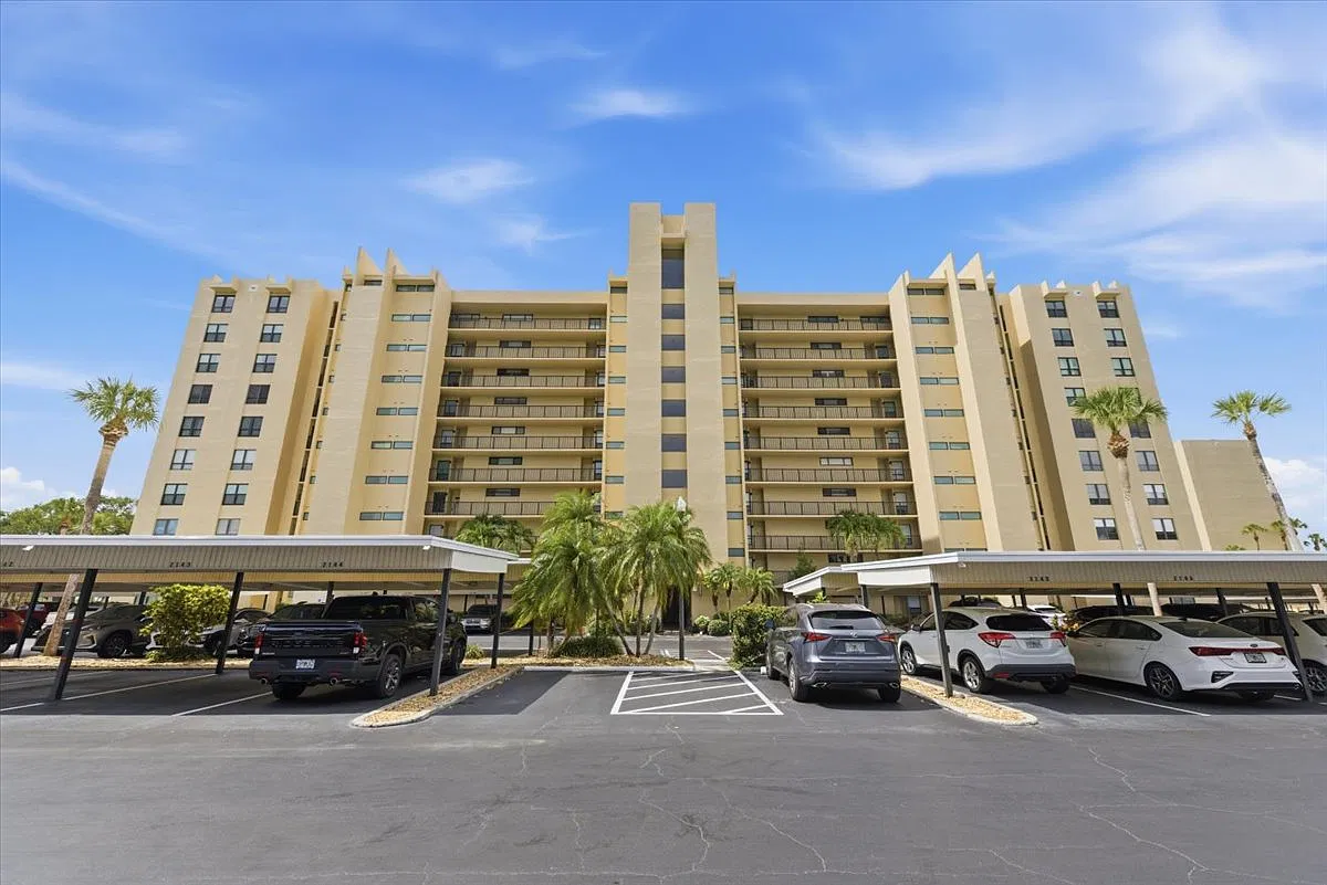 2621 Cove Cay Dr — Photo 1