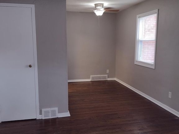 2nd image of 441 Kenwood Dr APT V