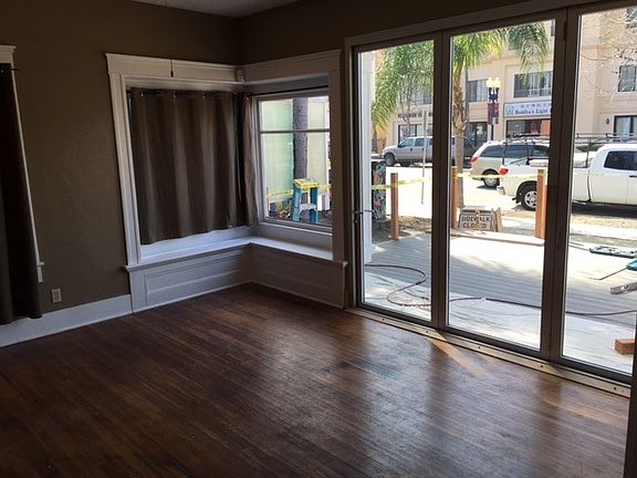 3rd image of 4555 Park Blvd