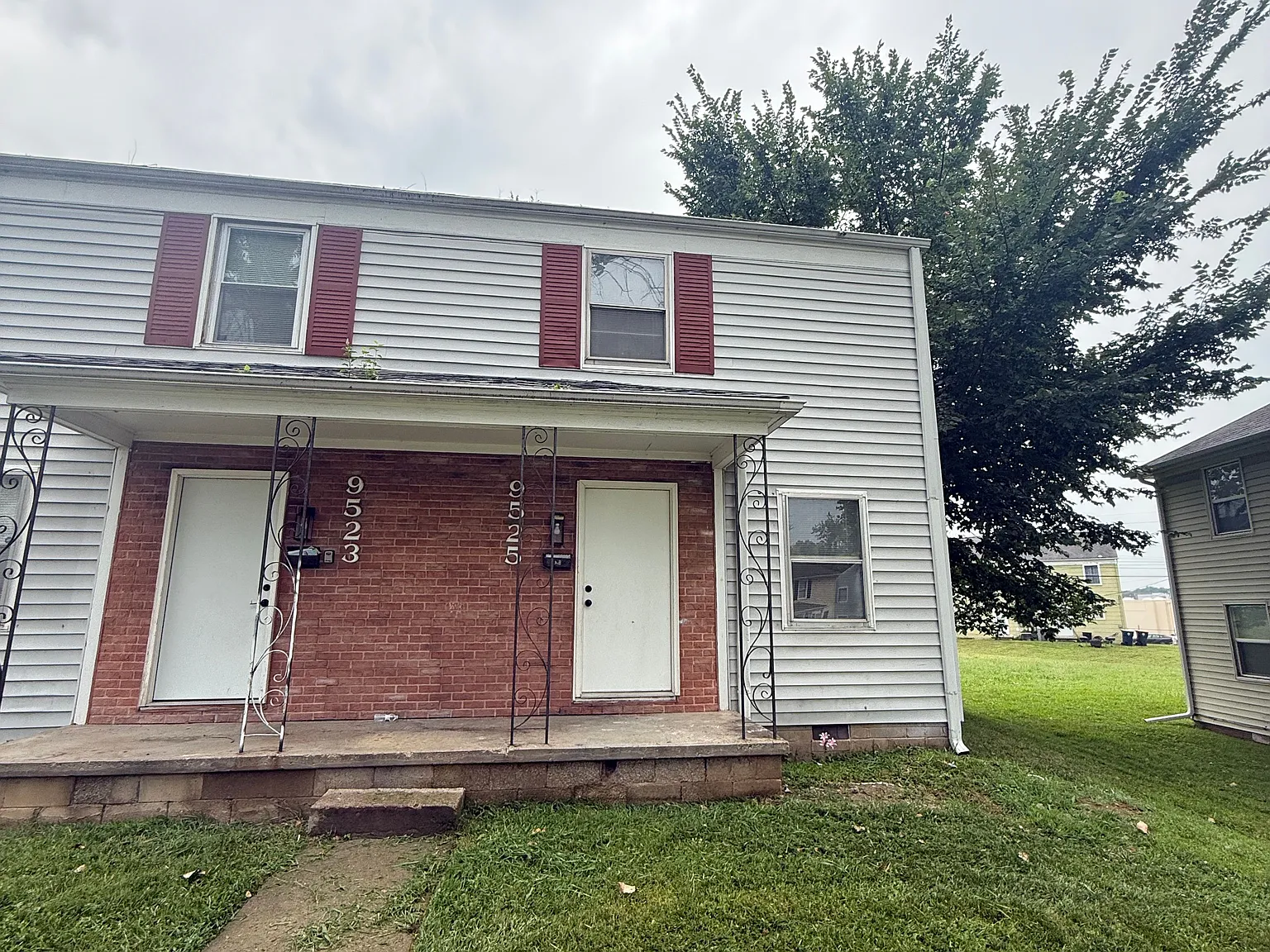 2 bed, $1,000 — Photo 1