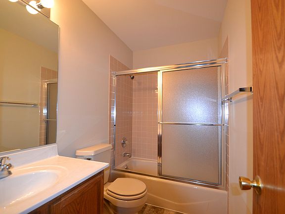 5th image of 107 White Pine Ln