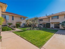 740 W Huntington Dr, Arcadia, CA