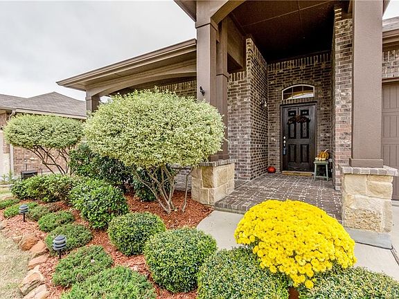 3rd image of 5325 Thornbush Dr