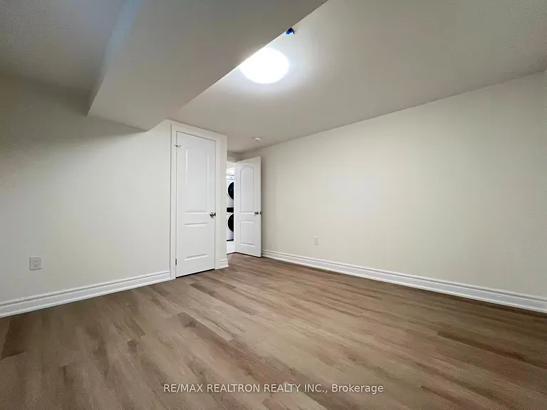 329 Cherokee Blvd #BASEMENT — Photo 15