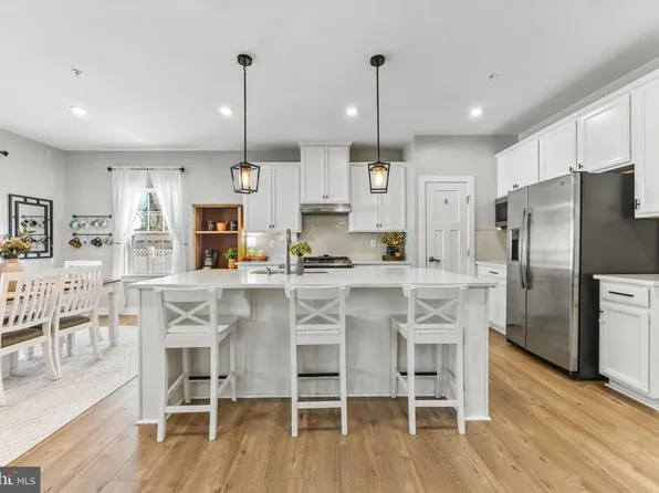 302 Rossin Ct, Millersville, MD 21108