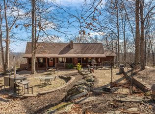 1425 Skyline Dr, Cobden, IL 62920