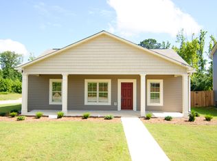 2209 Cobblestone Dr, Opelika, AL 36804