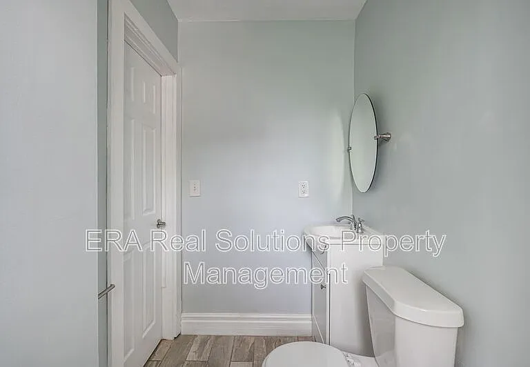 4616 Ward St — Photo 21
