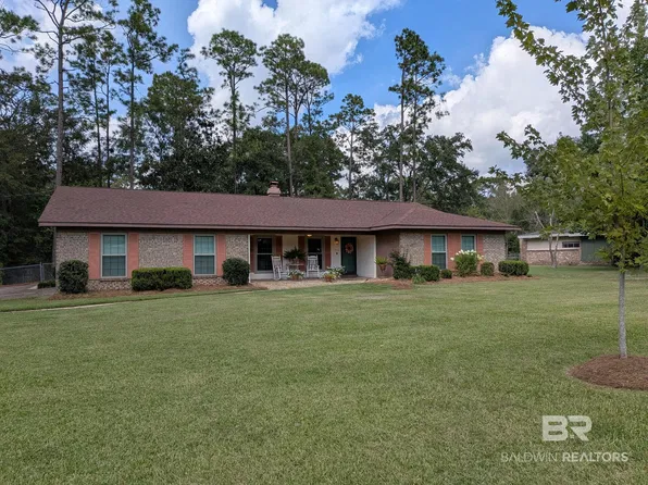 713 E 6th St, Bay Minette, AL 36507