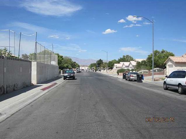 2nd image of 1700 Crystal Gem St