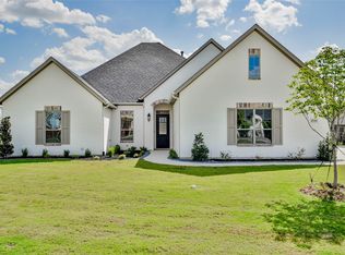 2719 Village Rd, Granbury, TX 76049