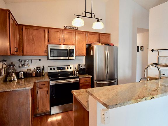 5th image of 8438 W Larkspur Dr
