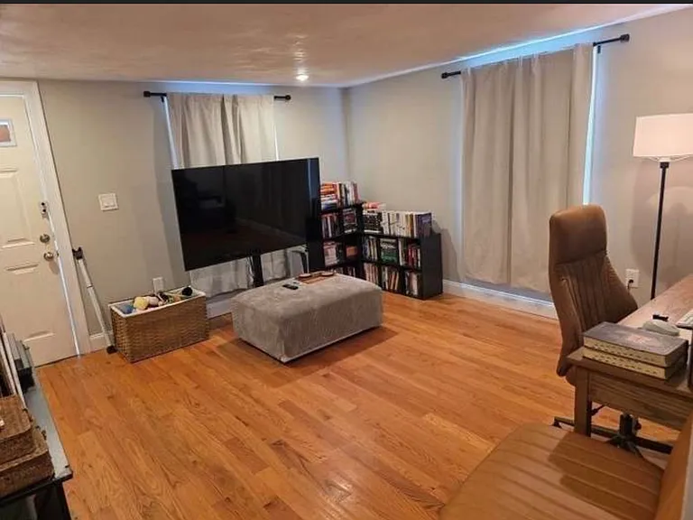 22 Tracey St — Photo 5