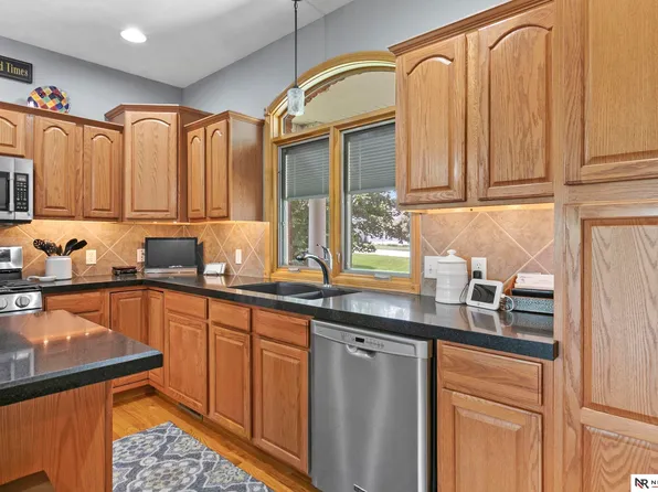 4912 Woodland Hills Dr, Eagle, NE 68347