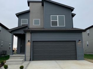 18072 Hauser St, Overland Park, KS 66013