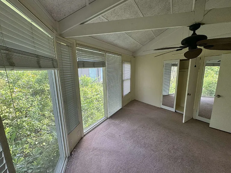 2932 Marion Way — Photo 4