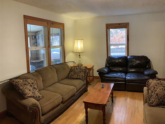 3rd image of 701 W Chewelah Ave