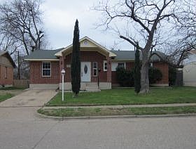 1st image of 806 Curtis Dr