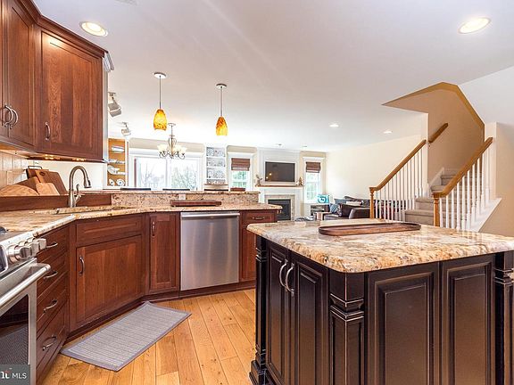 2nd image of 312 Manor Rd