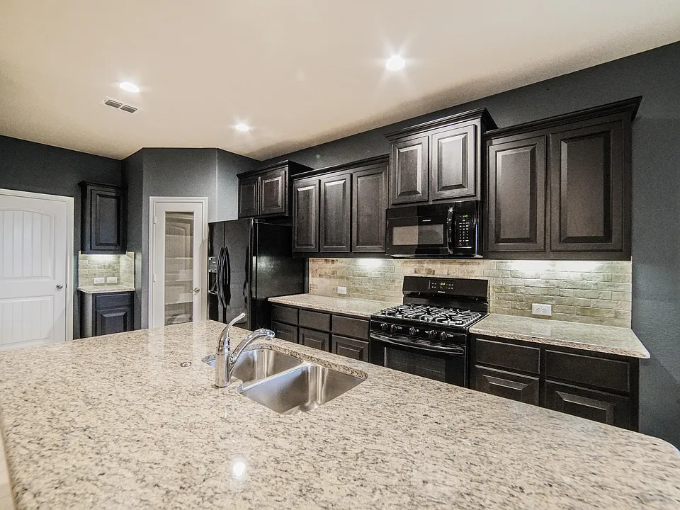 4004 Stone Trail Dr
