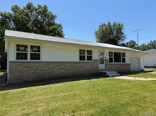 548 N 2nd St, Wellsville, MO 63384