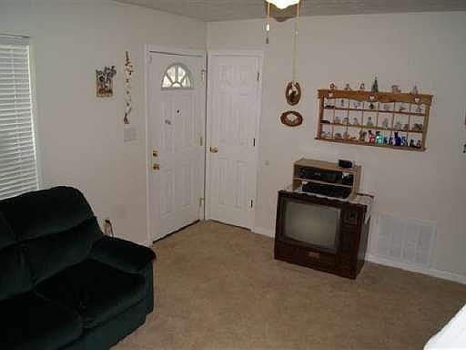 4th image of 118 Meadowlark Ln