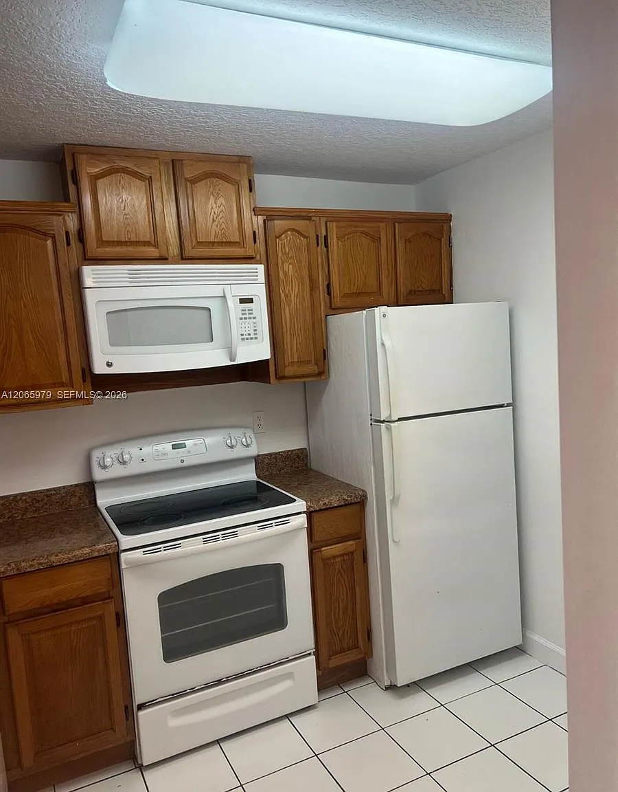 N Sherman Cir, Miramar — Photo 4