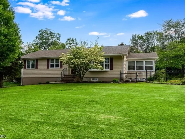 1 Woodcrest Rd, Hanover Twp., NJ 07981