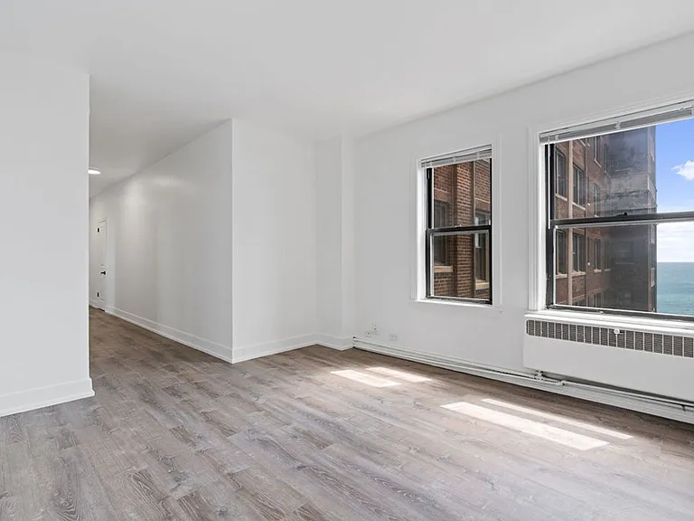 Granville Apartments — Photo 56