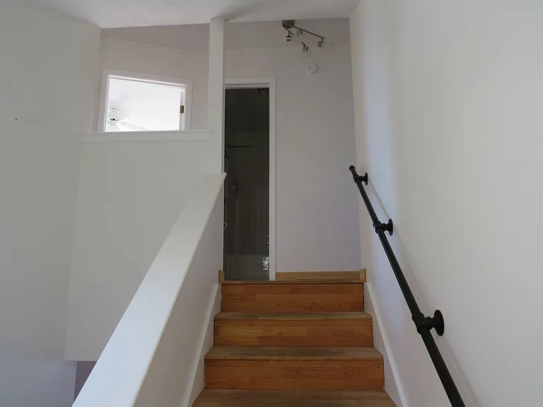 108 NE 48th St — Photo 13