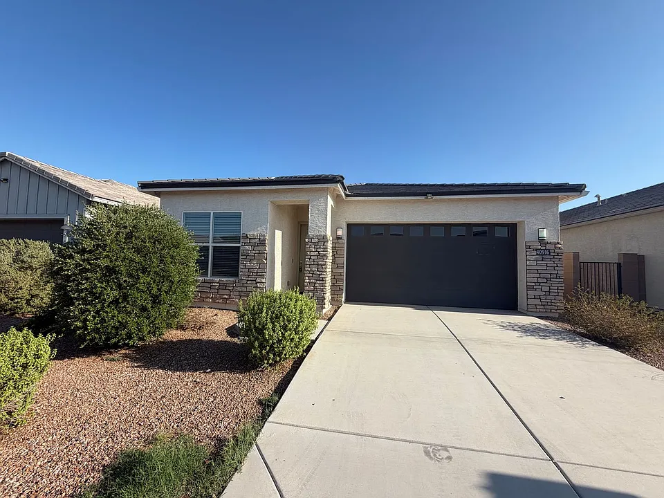 40916 W Shaver Dr
