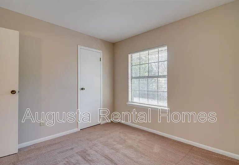 1916 Central Ave #C — Photo 12