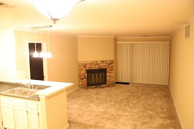 2nd image of 2354 La Terrace Cir