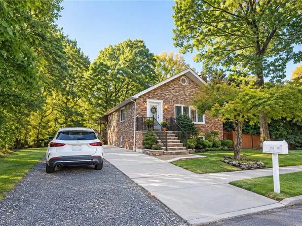 238 Saint Andrews Rd, Staten Island, NY 10306