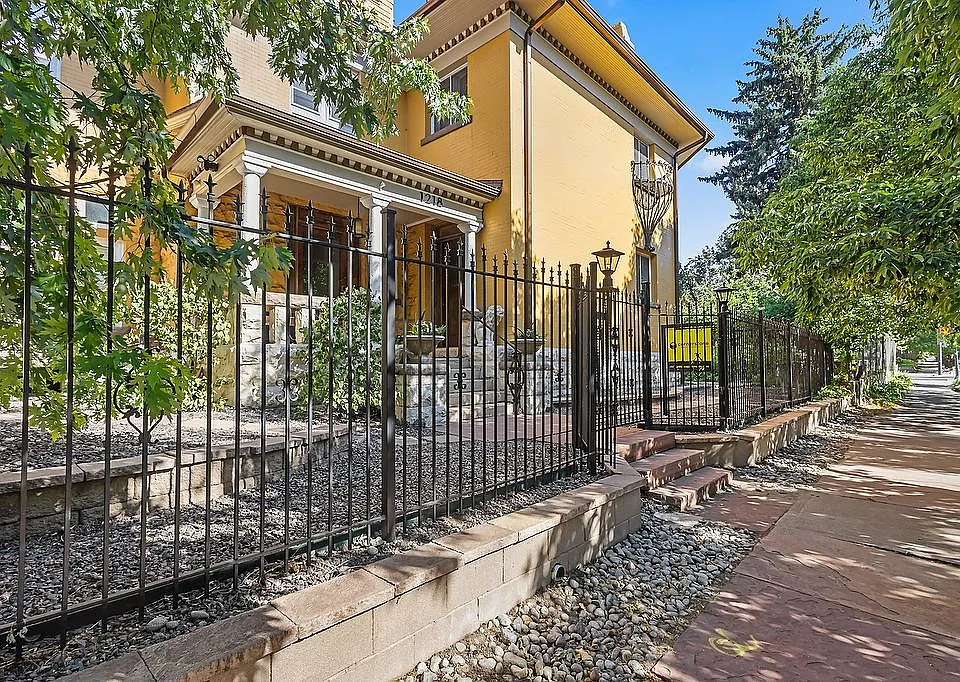 1218 Washington