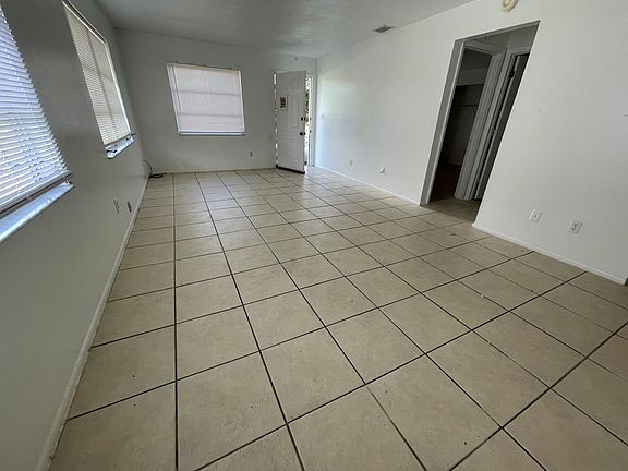 4th image of 1530 E 12th St #1530
