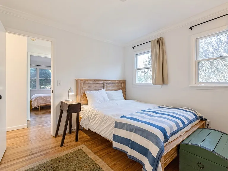 122 Pembroke Dr — Photo 13