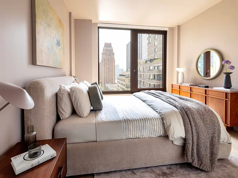 300 E 50th St #7H — Photo 1