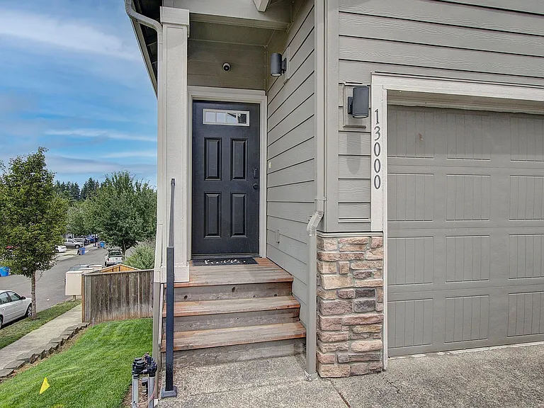 13000 NE 24th Cir — Photo 1