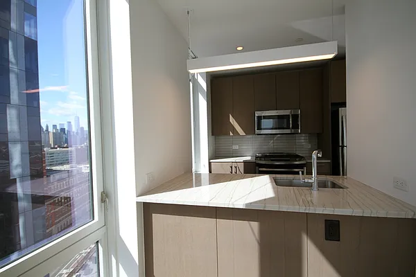 Rented by Red Apple Group | media 47