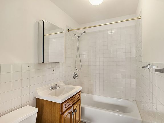 5th image of 692 Metropolitan Ave #203