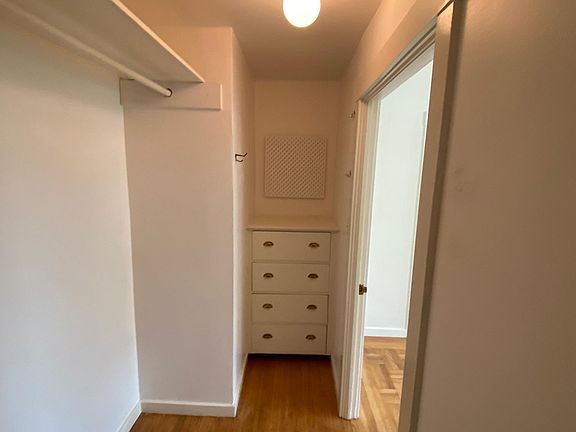 5th image of 317 Scott St APT 4
