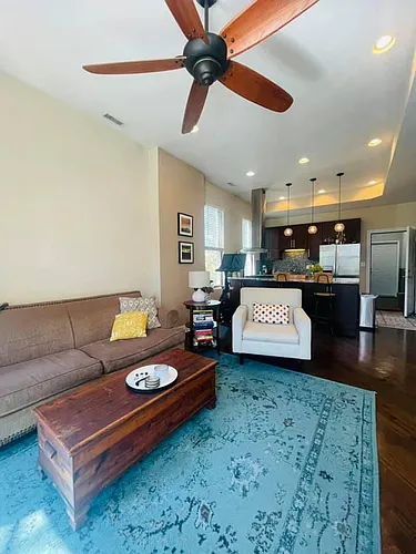 1101 N Winchester Ave #2R Photo 1