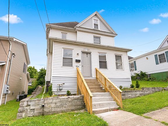 2nd image of 926-926 1/2 Virginia Ave