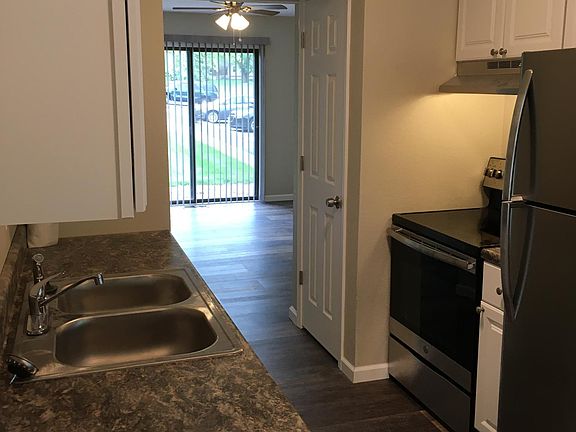 2nd image of 213 SE Claremont St APT A