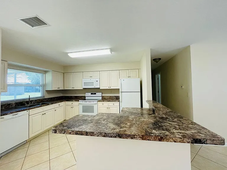1506 Dewitt St — Photo 5