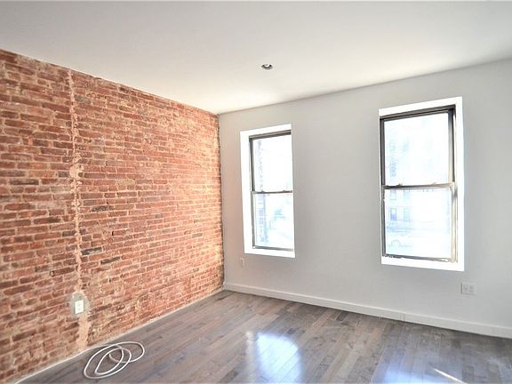 4th image of 974 St Nicholas Ave APT 2D